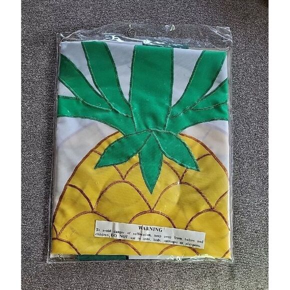 VTG Pineapple Garden Flag Tropical Four Star Decorative 1994 Green Nylon 28x40 - Picture 5 of 5